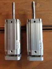 Kit 2 cilindri pneumatici Camozzi 31R3A025A050 doppio effetto stelo passante