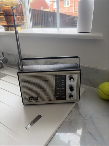Sanyo transistor radio - sanyo,