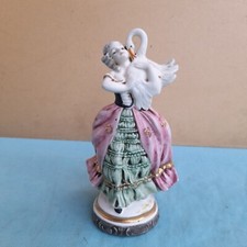 DAMINA CON CIGNO, ANTICA STATUINA IN PORCELLANA DI CAPODIMONTE