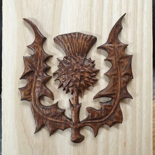 Cardo scozzese intaglio legno