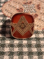 Anello Massonico in Oro 18 Kt. con simbolo in Oro su  Pietra Corniola