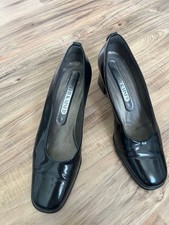 Peter Kaiser decolte hostess