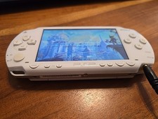 Sony PSP 1000 White w/ 64gb SD