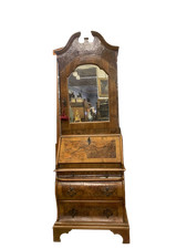 Piccolo mobile Trumeau ribalta linea mossa  in radica di noce del XX secolo