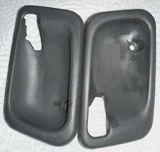 Coppia coppette sotto maniglie