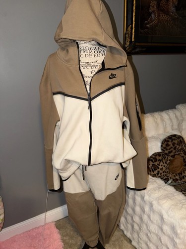 Nike tech fleece - tech, con