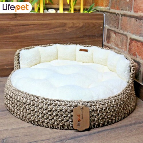 Letto per gatti fatto - , a
