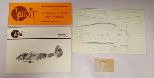 Maqueta avión antonov 7 - avión,