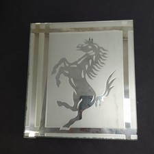 Specchio con logo del Cavallino Ferrari satinato 28,5x31 cm. Buone condizioni