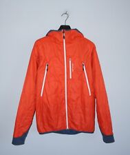 Giacca con cappuccio isolata