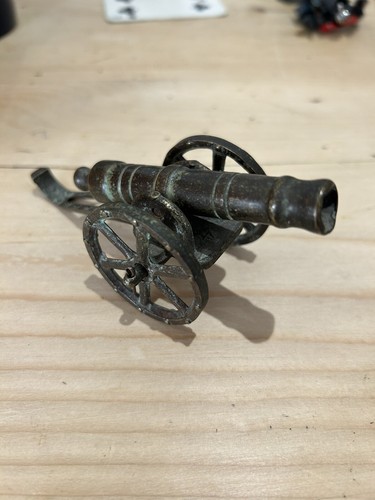 Cannone ferro metallo - in,