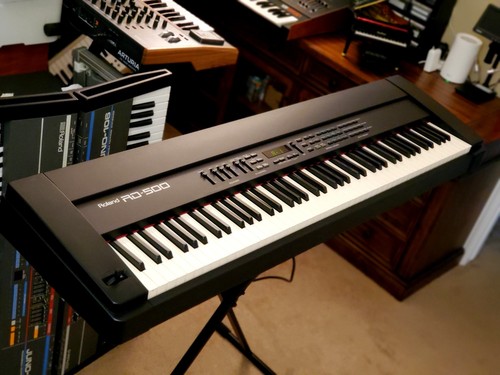 Must see roland - see!!!, stage