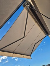 Tenda esterna da sole, a bracci, manuale bianca