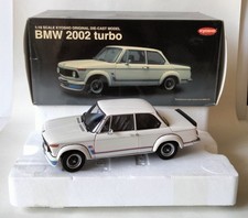 Kyosho 1/18 BMW 2002 TURBO
