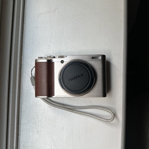 Fujifilm fuji xf10 mp - 24,2,