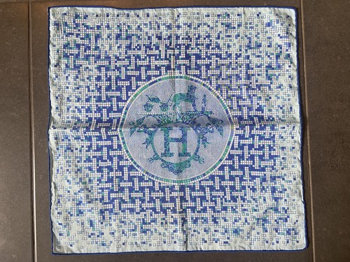 Foulard hermès intitulé - hermès,