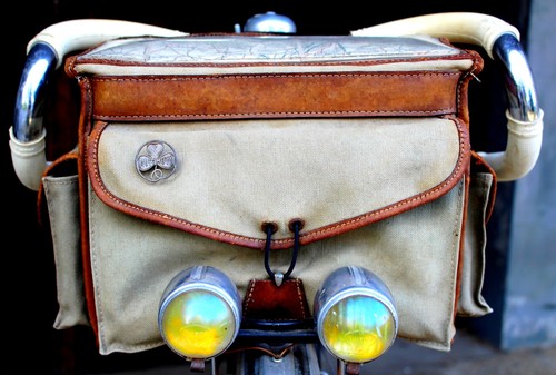 Vélo ancien automoto - ancien, broche