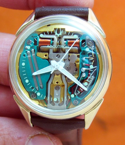 214 accutron spaceview 10kt