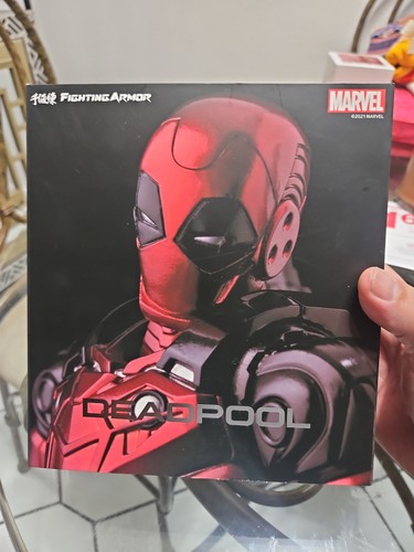 Marvel deadpool fighting - marvel:,