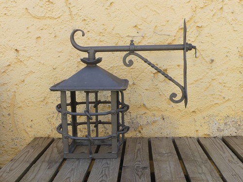 Antica lampada cortile - antica,