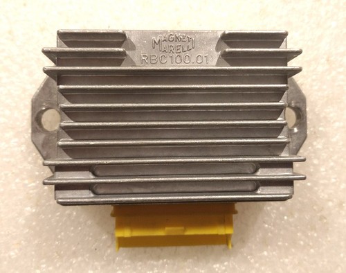 Regolatore tensione piaggio - tensione,