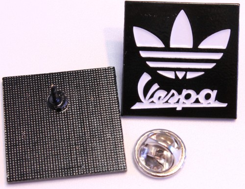 Vespa rose black pin - vespa, (mba