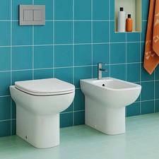 Sanitari filomuro con sedile