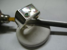 ANELLO UOMO MADREPERLA RETTANGOLARE LAVORAZIONE A MANO E RUBINO/SMERALDO/ZAFFIRO