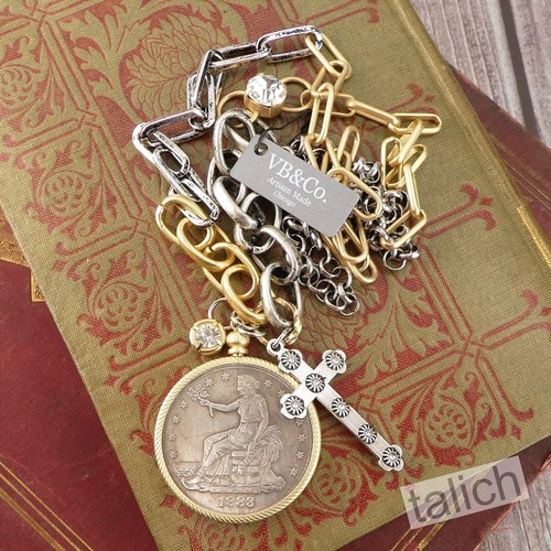Collana con ciondolo grande