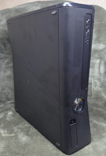 Xbox 360 slim 250gb console - slim,