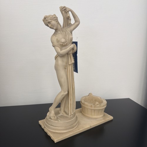 Statua venere callipigia - di,