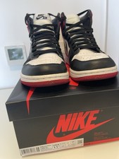 Jordan 1 punta nera in raso