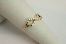 Anello infinito in oro giallo