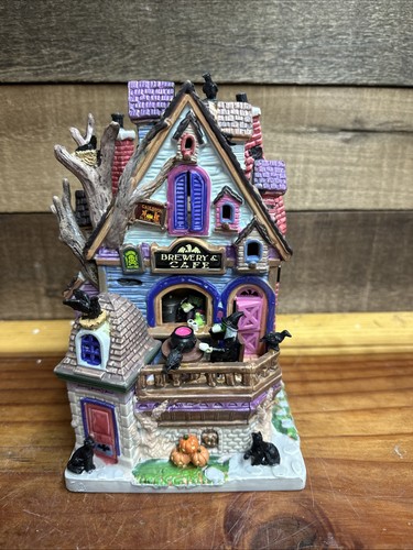 Lemax spooky town - spooky, raven’s