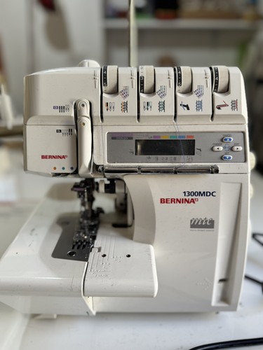 Macchina taglia cuci bernina - macchina,