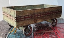 Antico carro giocattolo