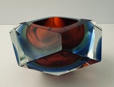 Ciotola in vetro sfaccettato