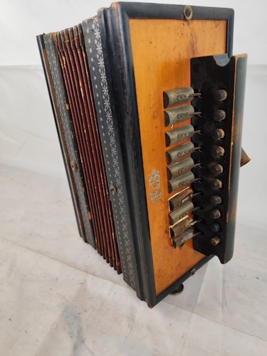 Antica fisarmonica organetto