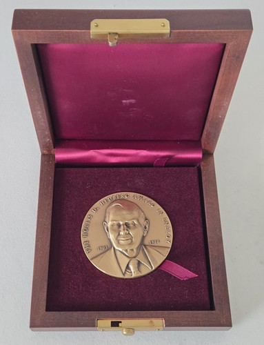 Hollis hedberg award in - hollis,