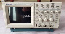 Tektronix TDS220 100 MHz Oscilloscopio digitale a 2 canali/--