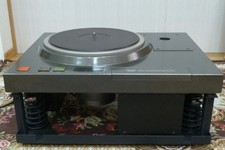 GIRADISCHI DENON DP 100