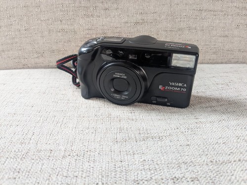 Yashica zoom 35mm - zoom, =35mm