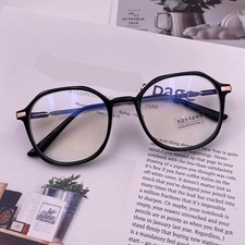 Occhiali alla moda con