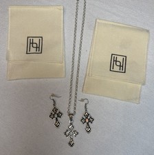 Collana e orecchini Hyo