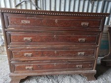 Vendo cassettone intarsiato secolo XIX da restaurare,disponibile subito.