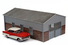 Hangar-Barn Garage scala 1:18