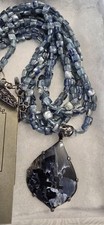 Collana con ciondolo pera