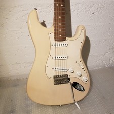 FENDER STRATOCASTER 2003 - made in USA - RELIC READY