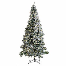 Albero di natale innevato da