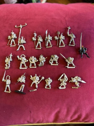 Lotto figurine caos - 19,
